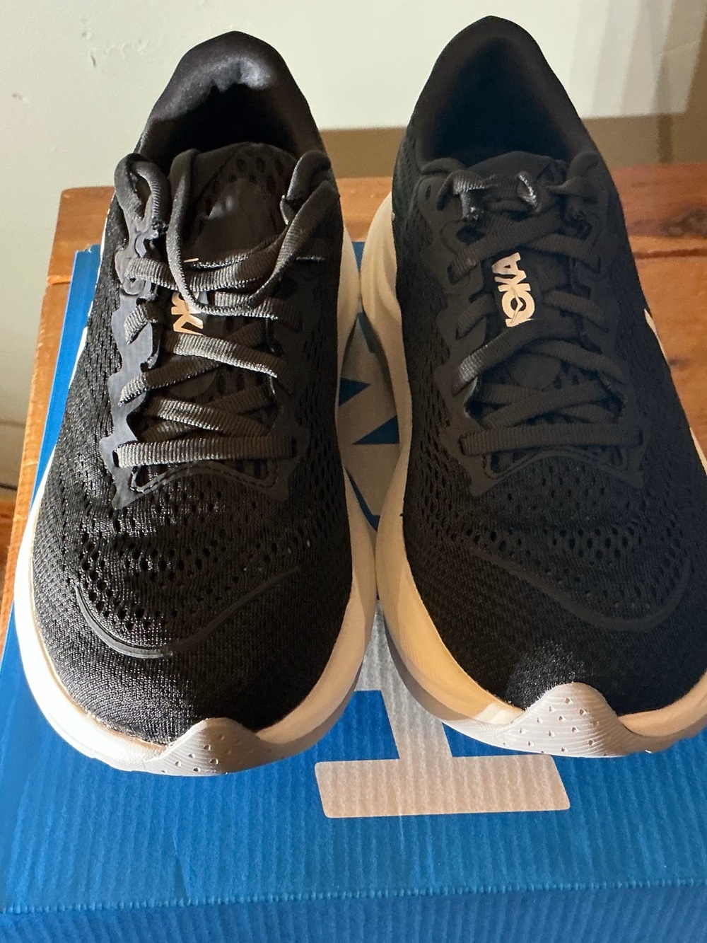 HOKA Rincon 4 women’s Size 8.5 Black Running Shoes
